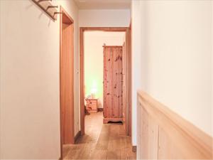 Fotografie z fotogalerie ubytování Apartment Chesa Tschierv II 30 by Interhome v destinaci Celerina