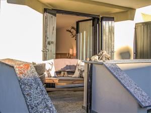 Posezení v ubytování Apartment Chesa Tschierv II 30 by Interhome