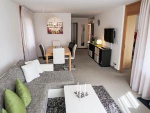 Kuchyň nebo kuchyňský kout v ubytování Apartment Apt D 045 by Interhome + 28 fotografií