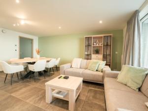 Ruang duduk di Apartment Beaufort 76 with two terraces by Interhome +37 gambar
