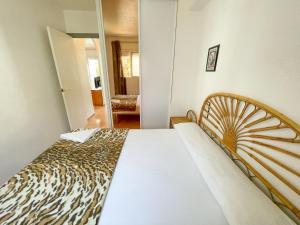 Posteľ alebo postele v izbe v ubytovaní Apartamentos Tierra de Irta 3000