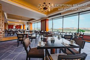 Grand Hotel Prague Towers - Czech Leading Hotels餐厅或其他用餐的地方