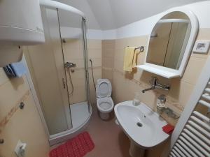 Koupelna v ubytování Apartmani Nova Zova + 6 fotografií