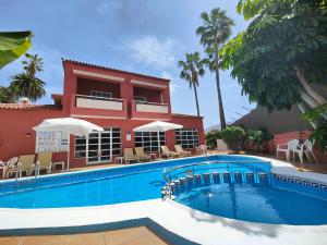 Bazén v ubytovaní Hotel Don Cándido alebo v jeho blízkosti