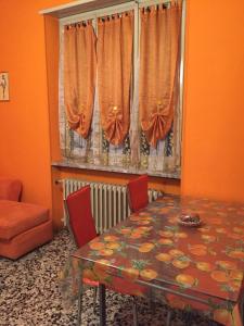 A seating area at Via Spanish Még 21 kép