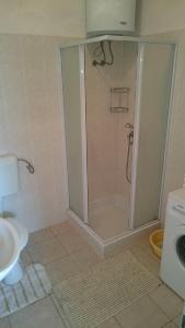 Et badeværelse på Apartment Kiko + 14 billeder