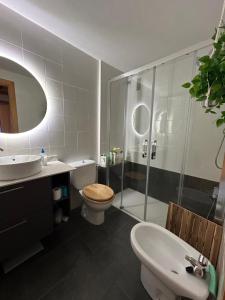 Koupelna v ubytování Ático dúplex con vistas + 15 fotografií