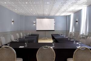 Konferenční prostory v ubytování Ramada Plaza by Wyndham Calgary Downtown