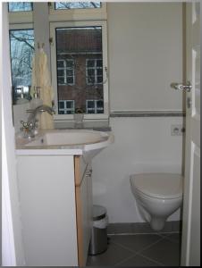 Vonios kambarys apgyvendinimo įstaigoje Klosterpensionen