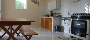 Η κουζίνα ή μικρή κουζίνα στο Casa Recanto dos Cangaceiros