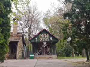 Gallery image of Guljaš Čarda Old in Šupljak