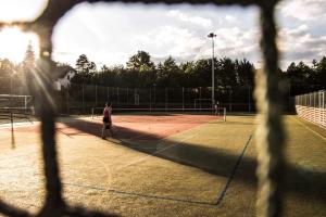 Tenis a/nebo squash v ubytování Restaurace Na Křižovatce nebo okolí
