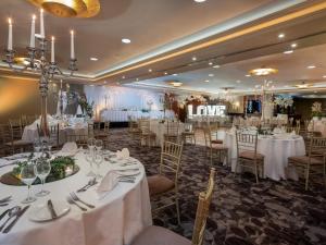 Restaurace v ubytování Athlone Springs Hotel + 37 fotografií