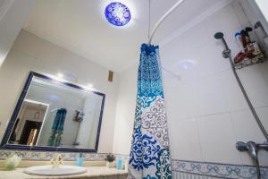 Koupelna v ubytování Casa ELI "Casa Marenga" A 50m de playa