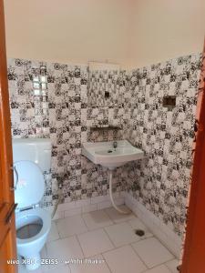 Ένα μπάνιο στο Abhi house