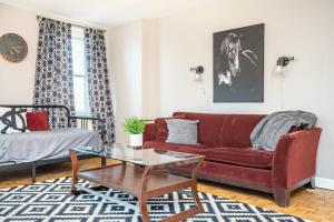 Posezení v ubytování Heart Downtown! Great Location! PT3C + 19 fotografií