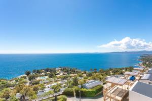 Imagem da galeria de Bungalow avec terrasse vue mer em Saint-Raphaël