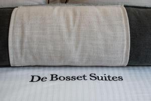 Postel nebo postele na pokoji v ubytování De Bosset Suites Kefalonia