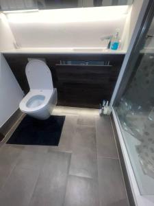 NDO DARTFORD LUXX PRIVATE ENSUITE-ROOM 욕실