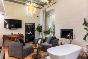 Televízia a/alebo spoločenská miestnosť v ubytovaní La Vita e Bella VI, Luxury Suites in Dubrovnik Old Town