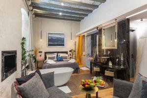 Televízia a/alebo spoločenská miestnosť v ubytovaní La Vita e Bella VI, Luxury Suites in Dubrovnik Old Town