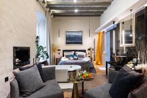 Televízia a/alebo spoločenská miestnosť v ubytovaní La Vita e Bella VI, Luxury Suites in Dubrovnik Old Town