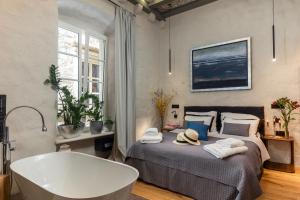 Posteľ alebo postele v izbe v ubytovaní La Vita e Bella VI, Luxury Suites in Dubrovnik Old Town