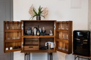Príslušenstvo na prípravu kávy alebo čaju v ubytovaní La Vita e Bella VI, Luxury Suites in Dubrovnik Old Town + 37 fotografií
