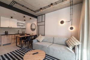 Kuchyňa alebo kuchynka v ubytovaní Nadmorski Loft GREEN PORT SPA - 750 m od plaży