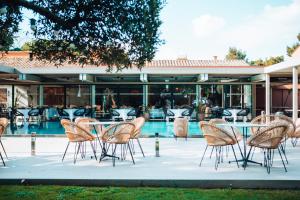 Бассейн в Villa Duflot Hôtel & Spa Perpignan или поблизости