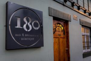 Certifikát, hodnocení, plakát nebo jiný dokument vystavený v ubytování 180 Hotel Boutique
