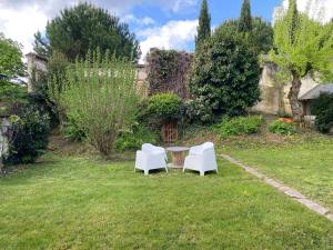 Vonkajšia záhrada v ubytovaní Clos des Chardons - Le Jardin