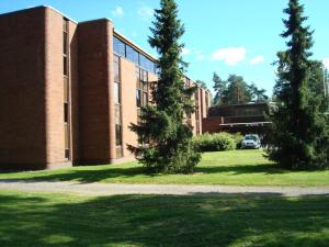 KankaanpääにあるSport Hotel Kantriのレンガ造りの大きな建物