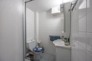 Gallery image of Studio Hastings GCM in Grandcamp-Maisy +3 photos