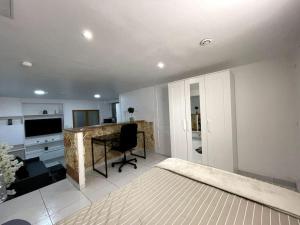 Gallery image of Loft cosy et très élégant in Saint-Cyr-lʼÉcole