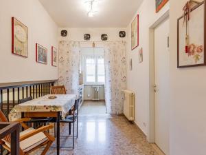 Postel nebo postele na pokoji v ubytování Apartment Giulia by Interhome + 20 fotografií