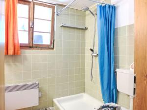Ένα μπάνιο στο Apartment Reinisch by Interhome