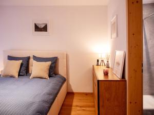 Ένα ή περισσότερα κρεβάτια σε δωμάτιο στο Apartment Hédonia B4 by Interhome