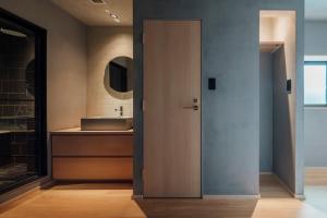 Gallery image ng 無垢　入船の宿 sa Kure