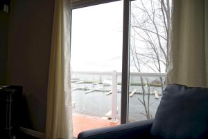 Fotografie z fotogalerie ubytování 2 Bedroom Harbor Front Condo 6U v destinaci Roseneath