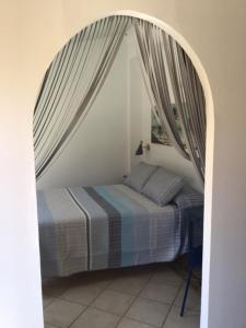 Postel nebo postele na pokoji v ubytování Apartamentos Brisamar a 50 metros de la playa