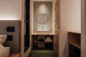 Gallery image ng 無垢　入船の宿 sa Kure