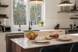 Kuchyň nebo kuchyňský kout v ubytování Sezona - Nature escape in Tremblant