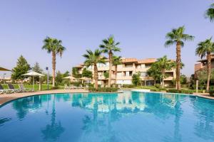 Kolam renang di atau dekat dengan Fantastic Apartment - Pool Front