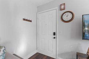 Galeriebild der Unterkunft Tranquil 2BR Apt NE Mpls - 8073 Apt 4 in Minneapolis