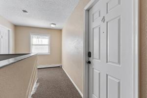 Galeriebild der Unterkunft Tranquil 2BR Apt NE Mpls - 8073 Apt 4 in Minneapolis
