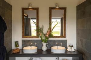 Et badeværelse på Titilaka by Andean + 57 billeder