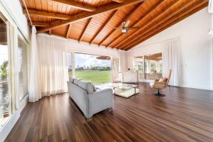 אזור ישיבה ב-Casa de Campo Elegance - 8-Bedroom Golf View Villa