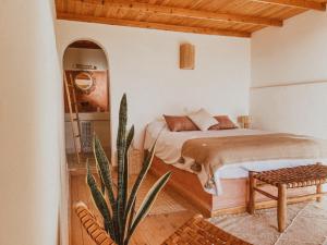 Postel nebo postele na pokoji v ubytování Dreamsea Imsouane Morocco