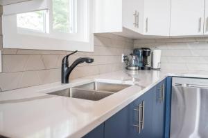 Köök või kööginurk majutusasutuses Riverside Retreat: Maazah Cottage +22 fotot